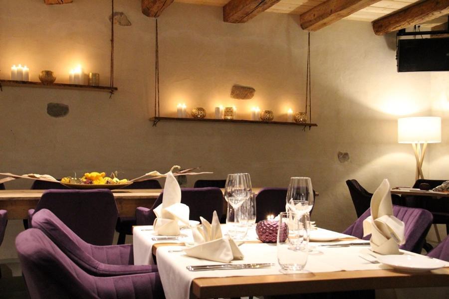 Zum Schwarzen Loewen Hotel Altdorf Eksteriør billede
